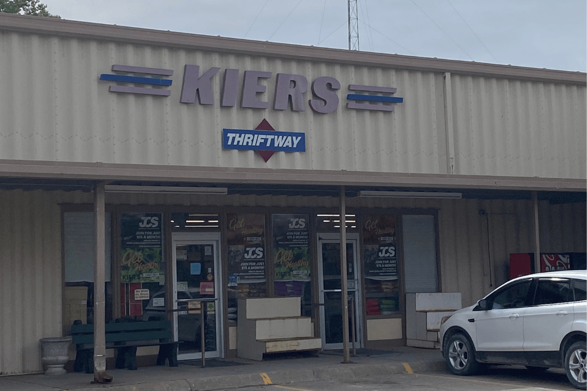 Storefront of Kier's Thriftway in Mankato, Kansas.